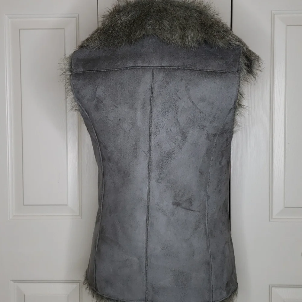 Fever Microsuede Vest with Faux Fur Size Medium - Picture 4 of 9